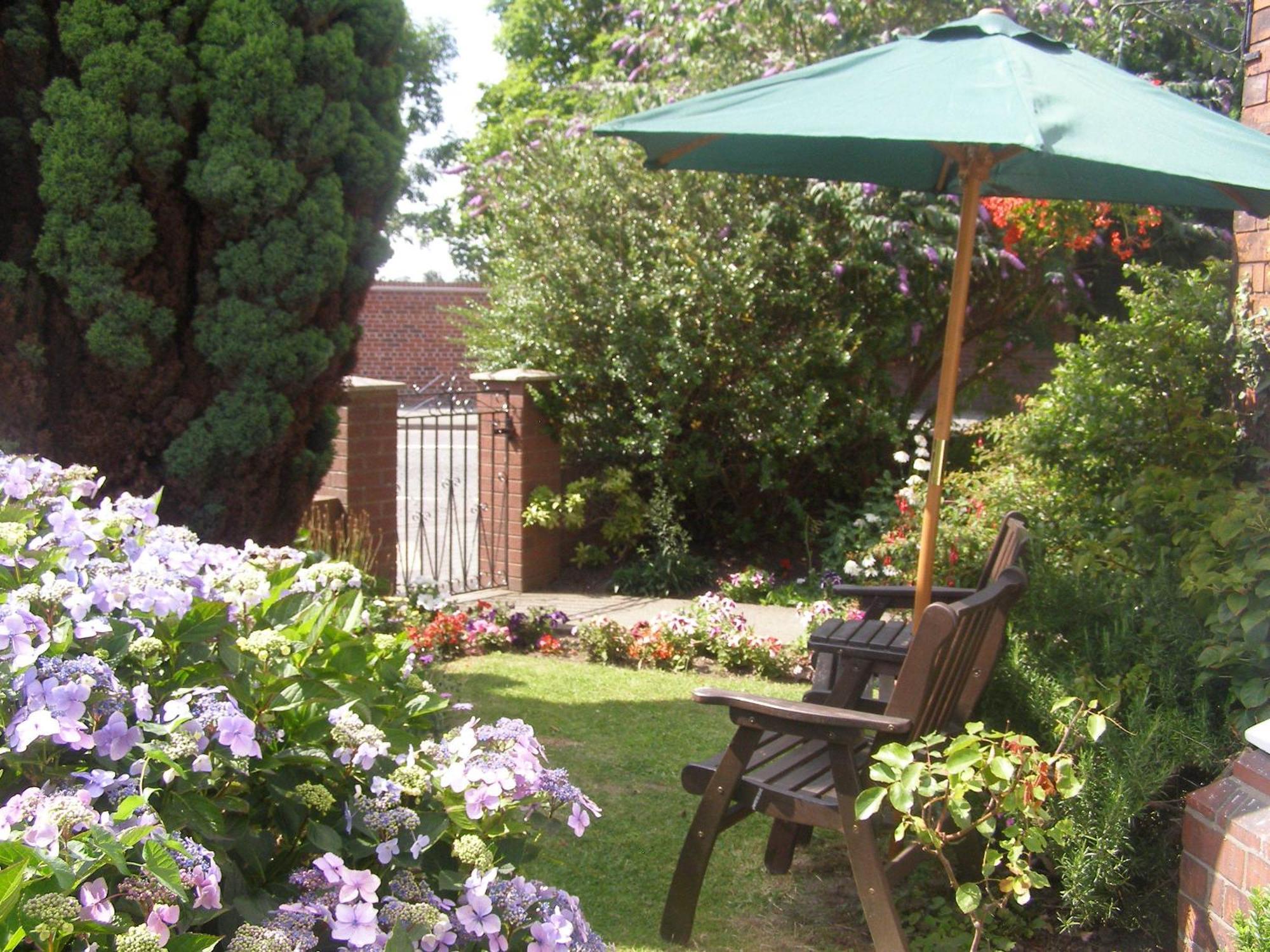 Anton Guest House Bed And Breakfast Shrewsbury Bagian luar foto