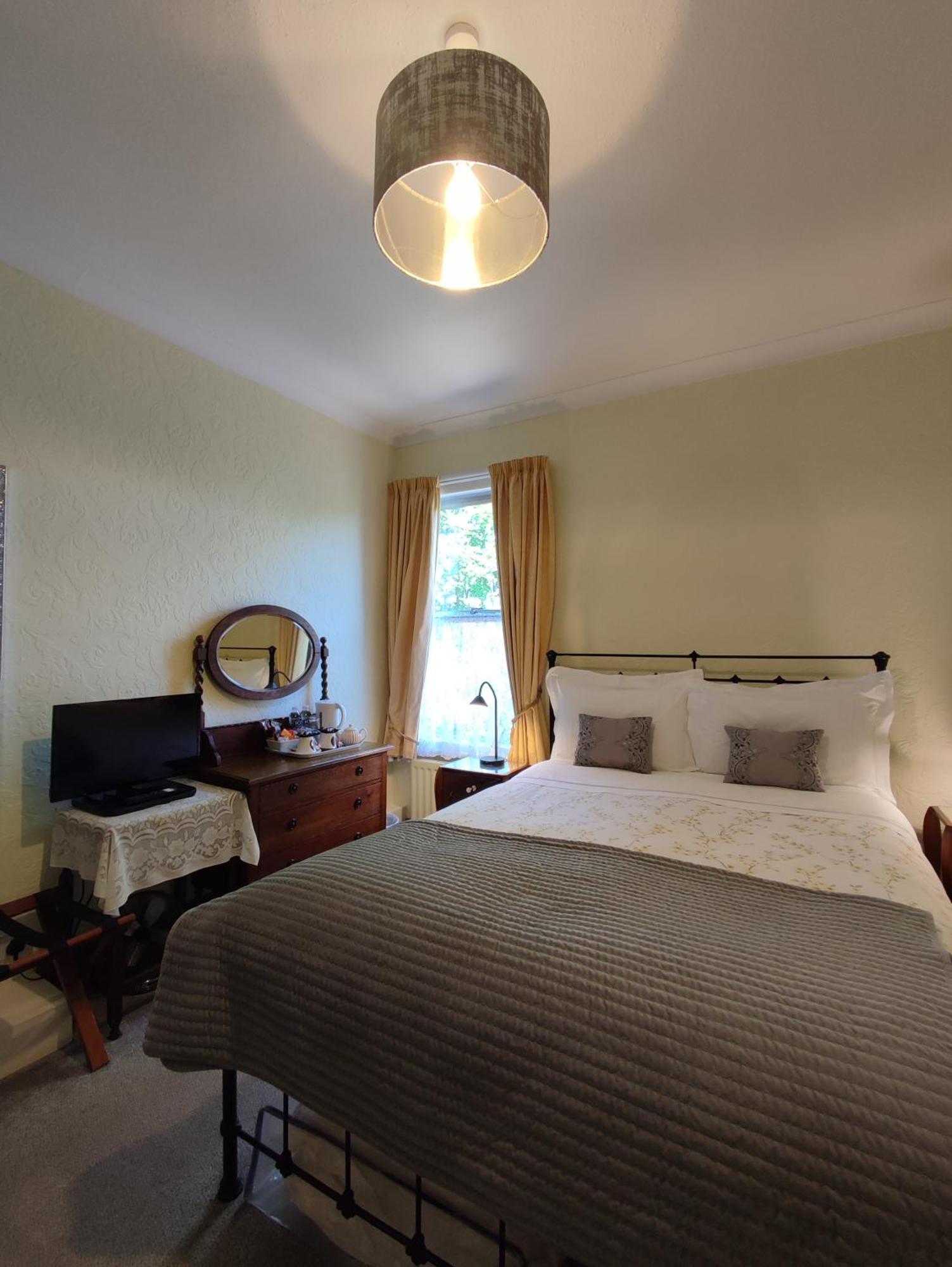 Anton Guest House Bed And Breakfast Shrewsbury Bagian luar foto