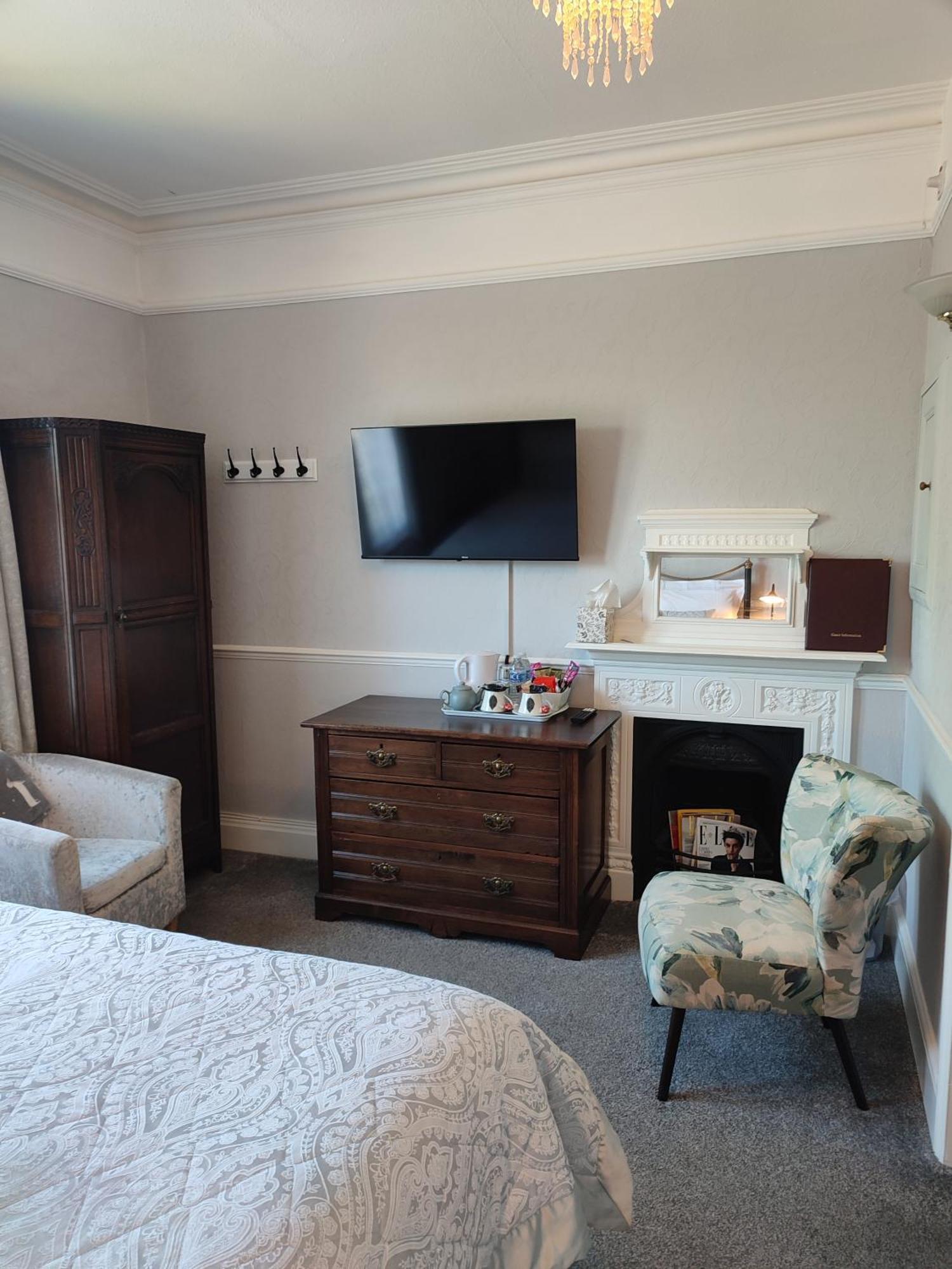 Anton Guest House Bed And Breakfast Shrewsbury Bagian luar foto